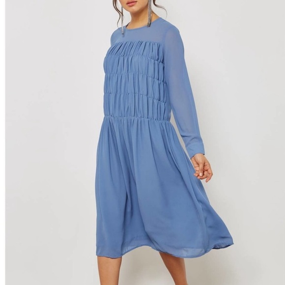 ASOS GLAMOROUS CURVE DRESS Women’s Size 22 Blue Smocked Long Sleeve Midi - Picture 1 of 12